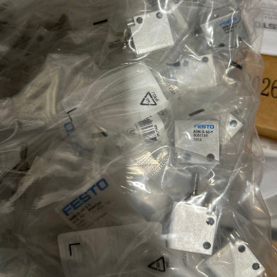 กระบอกสูบระยะสั้น Festo ADVC-10-5-A-P