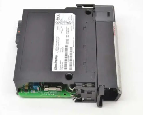 1756-OA16 Allen Bradley ControlLogix 16 จุด D / O โมดูล 120-140 โวลต์ AC