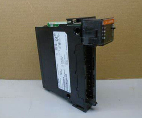 1756-OA16 Allen Bradley ControlLogix 16 จุด D / O โมดูล 120-140 โวลต์ AC