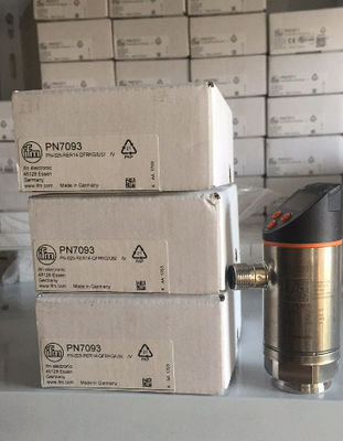 IFM PN7093 เครื่องตรวจจับความดัน พร้อมจอ PN-025-RER14-QFRKG/US/ /V