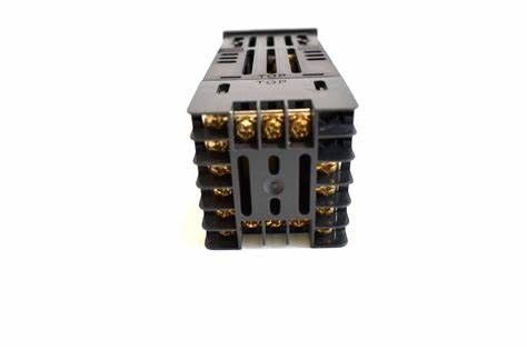 Honeywell DC120L-1-0-0-0-1-0-0 ระบบควบคุมอุณหภูมิ ปริมาณการเข้าทั่วไป 1/16-DIN ปริมาณการออกรี
