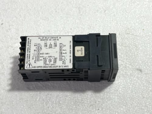 Honeywell DC120L-1-0-0-0-1-0-0 ระบบควบคุมอุณหภูมิ ปริมาณการเข้าทั่วไป 1/16-DIN ปริมาณการออกรี