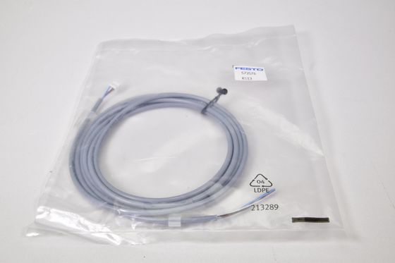 สายเชื่อม Festo NEBS-L1G4-K-2.5-LE4 พร้อมตัวถือสัญลักษณ์