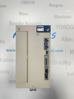 M12 ประเภทการก่อสร้าง Yaskawa SGD7S-180A30B202 การควบคุมแบบแอนาล็อกที่มีลักษณะที่ก้าวหน้าและการระบายพลังงาน ≤ 0.7 W