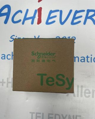รีเล่ความอ้วนทางอุณหภูมิ LRD21 ที่ทนทานของ Schneider Electric ด้วยระยะหุ้นการติดตั้ง 7.874" 200.00 มม. และอินเตอร์เฟซ NAMUR