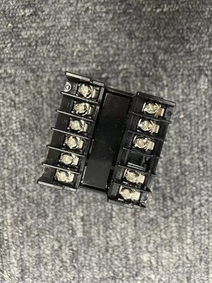 ออมรอน E5CC-QX2A M-800 แพเนลติดตั้ง PID ระบบควบคุมอุณหภูมิที่มี 16 การออกแบบดิจิตอล 0.4 kg