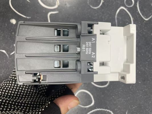 คอนแทคเตอร์ ABB AX40-30-10-81 สำหรับช่วงแรงดัน 0-8 บาร์