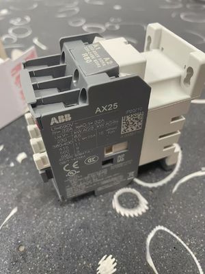 ABB AX25-30-10-80 AC Contactor แบบสัญญาณปลายเดียวแบบมหาขั้วเดียว และ IP67 ระดับการป้องกันสําหรับผลงานที่ยั่งยืน
