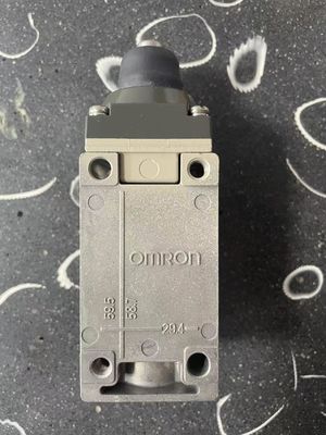 สวิตช์จำกัดอุปกรณ์หนักขนาดกะทัดรัด Omron D4A-3109N พร้อมที่เก็บข้อมูล SSD 32 GB