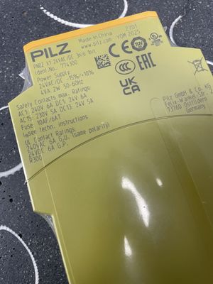 รีเลย์ความปลอดภัยสำหรับหยุดฉุกเฉิน PILZ PNOZ X1