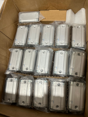 กระบอก Festo Compact ADVU-32-40-P-A