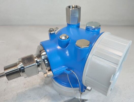 เครื่องส่งสัญญาณวัดระดับเรดาร์แบบนำทาง Endress Hauser FMP51-PRRQ5/0