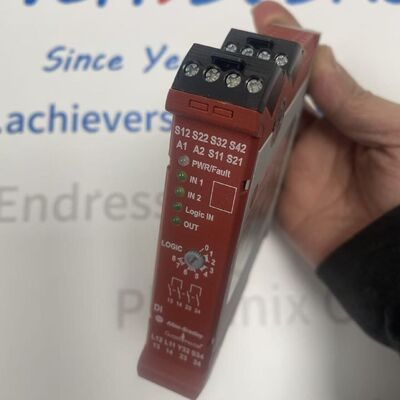 รีเลย์นิรภัย Allen-Bradley 440R-D22R2