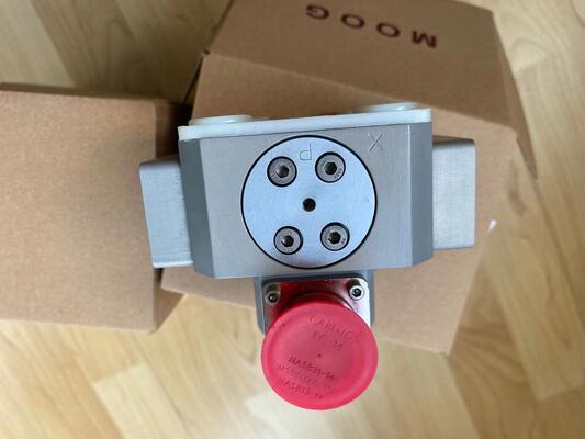 MOOG J761-003 วาล์วเซอร์โฮดรอลิกไฟฟ้า