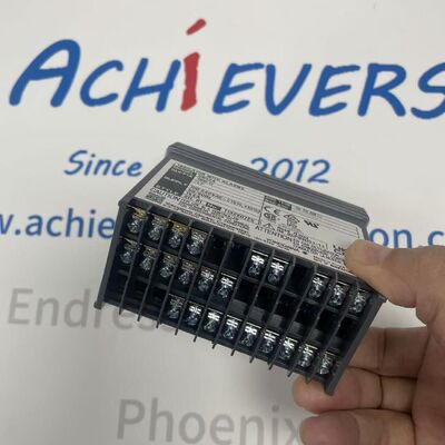 YOKOGAWA UM33A-000-11LP ตัวชี้วัดดิจิตอลอุตสาหกรรมที่มีประสิทธิภาพสูง