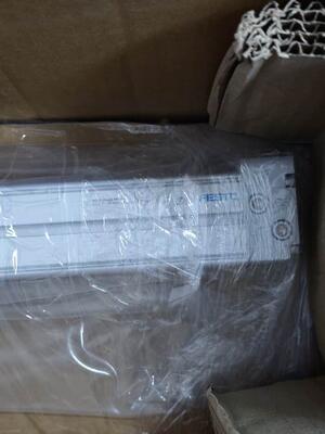 FESTO DGC-K-25-600-PPV-A กระบอกสูบขับเคลื่อนด้วยลมแบบมีไกด์